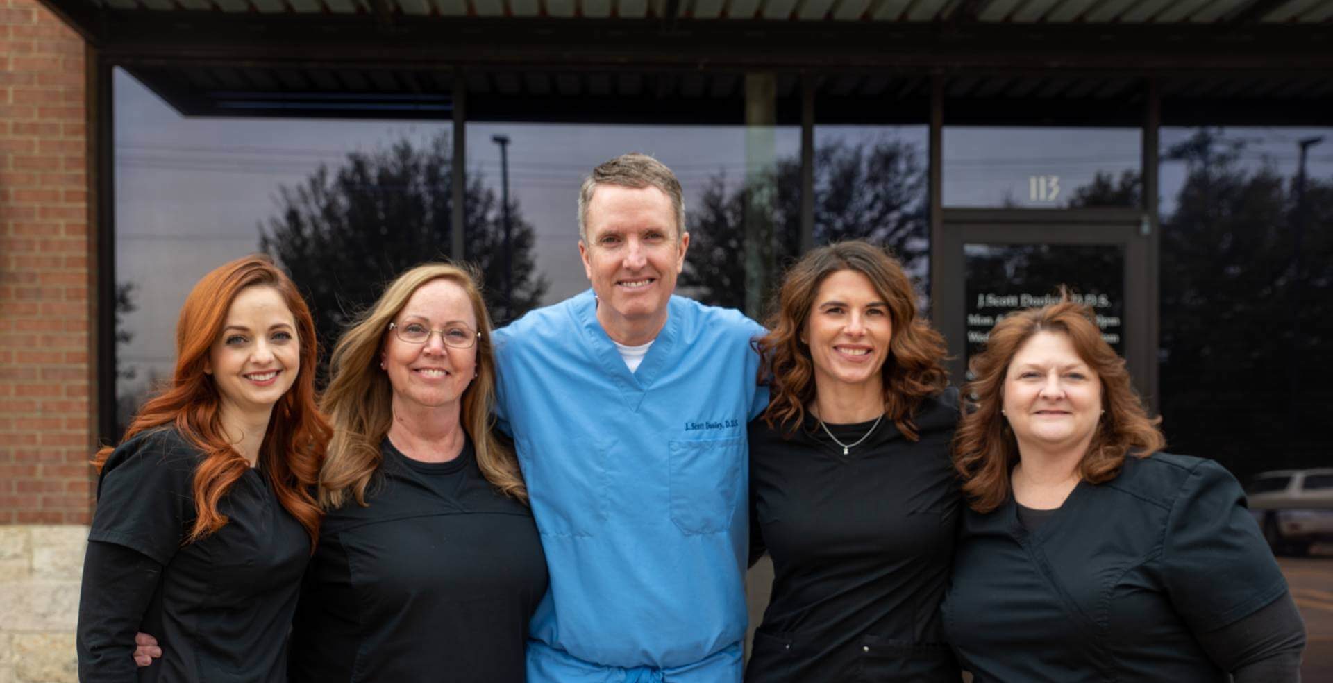 Team Aesthetic & Implant Dentistry